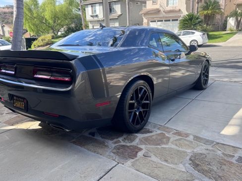 Used 2015 Dodge Challenger R/T Scat Pack RWD image 4