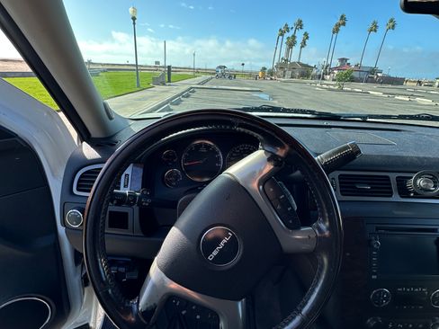 Used 2008 GMC Yukon XL Denali image 11