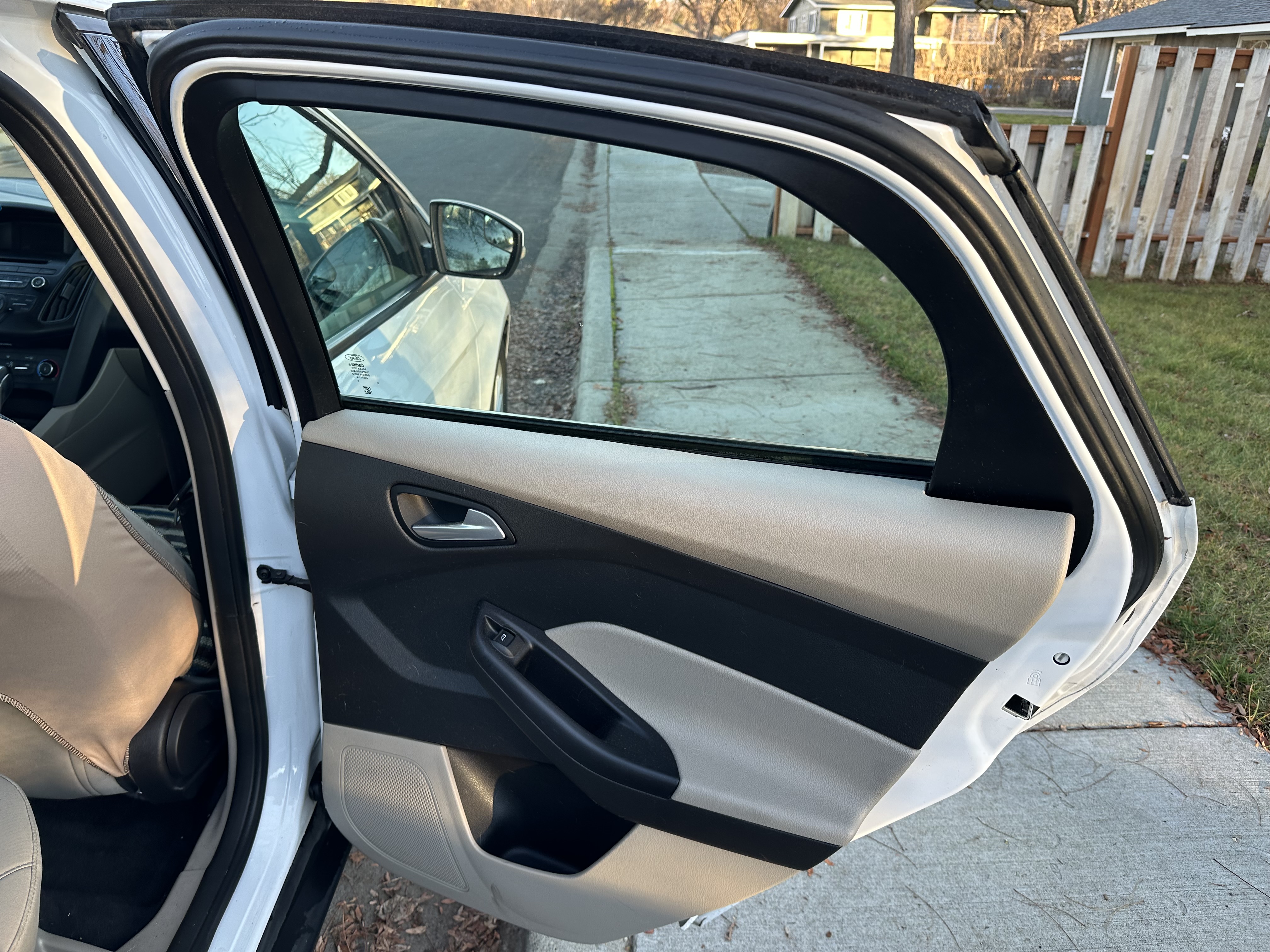 Used 2015 Ford Focus SE FWD image 13