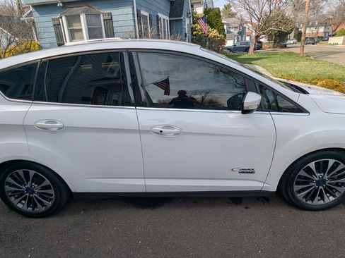 Used 2017 Ford C-MAX Energi Titanium image 9