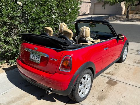 Used 2010 MINI Cooper Convertible FWD image 9