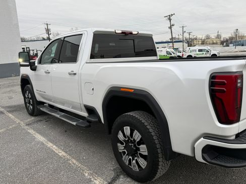 Used 2025 GMC Sierra 2500 Denali w/ Denali Reserve Package image 9