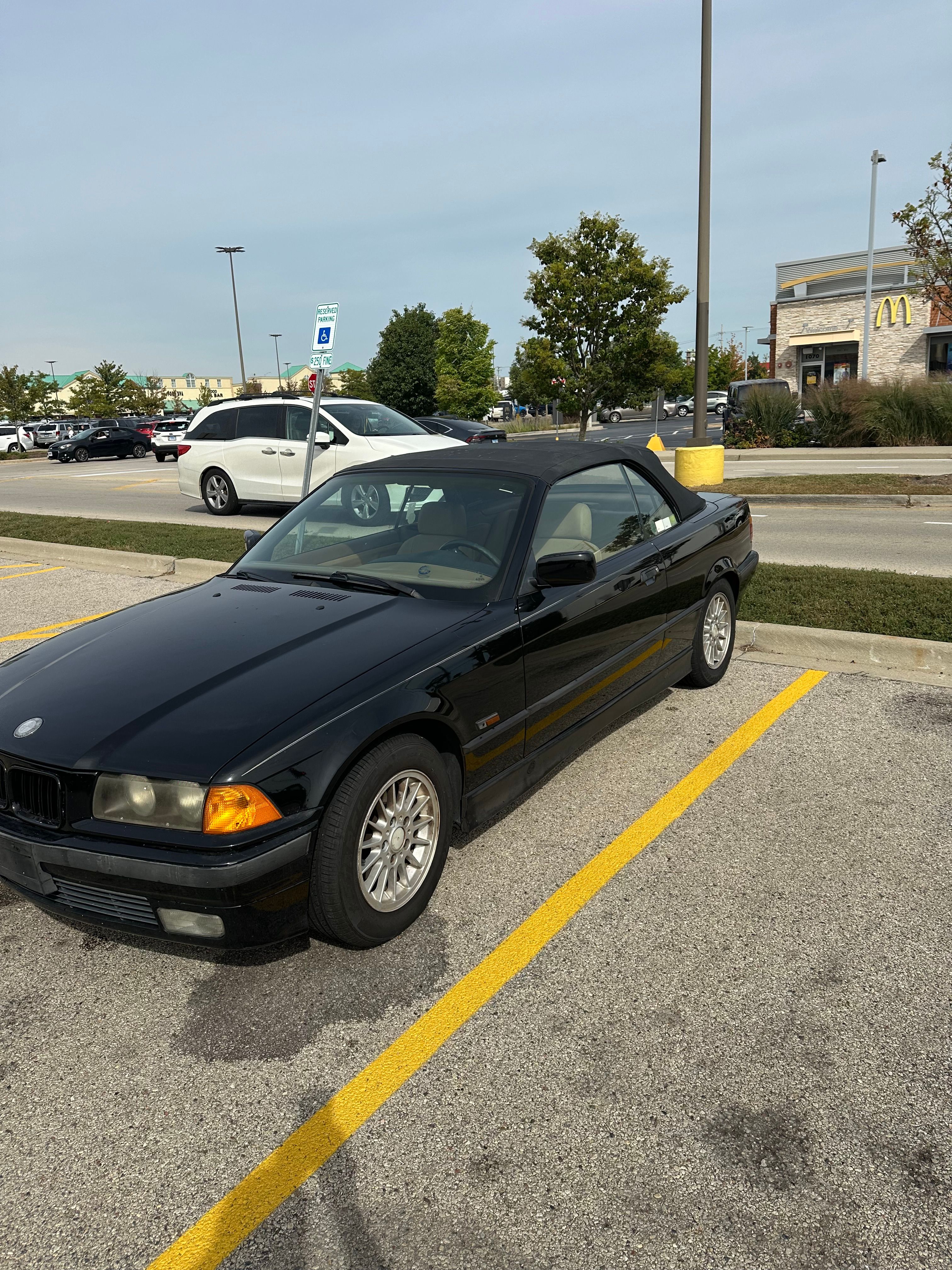 Used 1996 BMW 318i Convertible RWD image 4