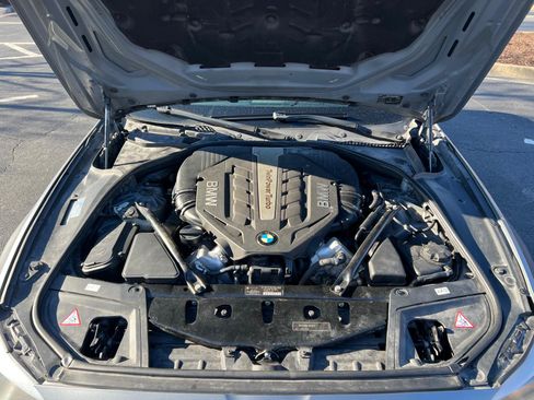 Used 2011 BMW 550i Sedan image 15