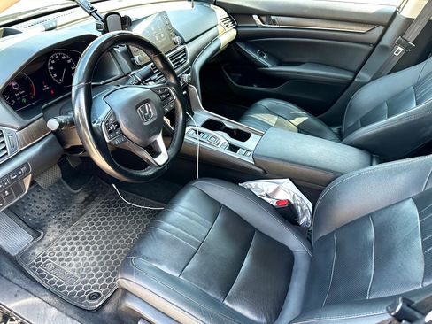 Used 2019 Honda Accord Touring image 11