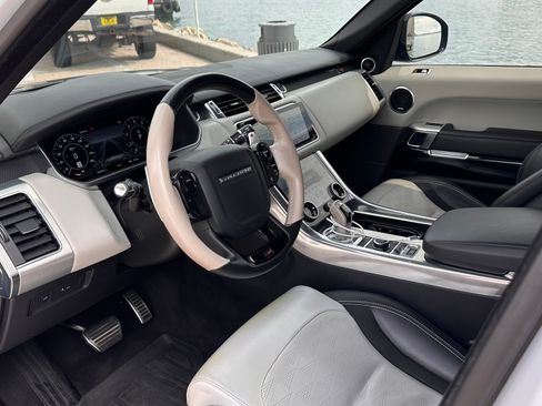 Used 2020 Land Rover Range Rover Sport SVR AWD/4WD image 6