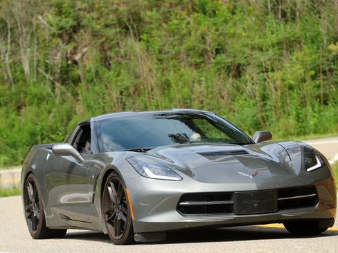 Used 2015 Chevrolet Corvette Stingray Coupe image 1