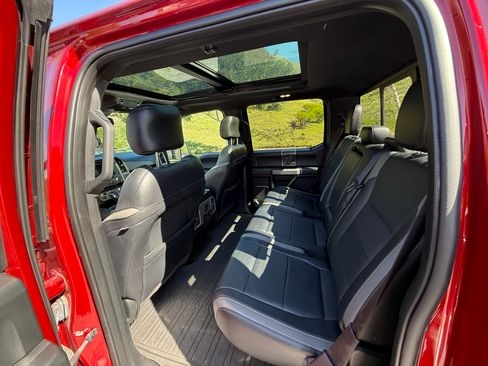 Used 2017 Ford F150 Raptor w/ Equipment Group 802A Luxury image 10