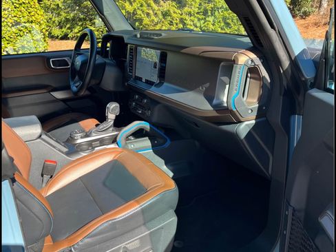 Used 2023 Ford Bronco Outer Banks image 16