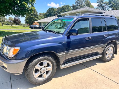 Used 2004 Toyota Land Cruiser AWD/4WD image 1
