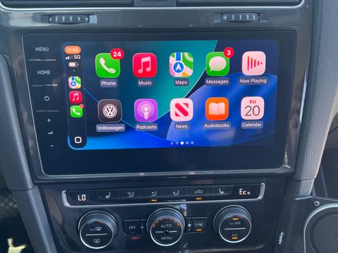 Used 2019 Volkswagen e-Golf SEL Premium image 12