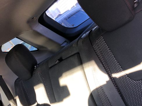 Used 2017 Chevrolet Equinox LT image 6