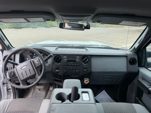 Used 2016 Ford F250 XL w/ Power Equipment Group RWD image 11