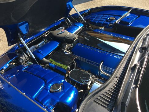 Used 2002 Chevrolet Corvette Coupe w/ Preferred Equipment Group2 RWD image 19