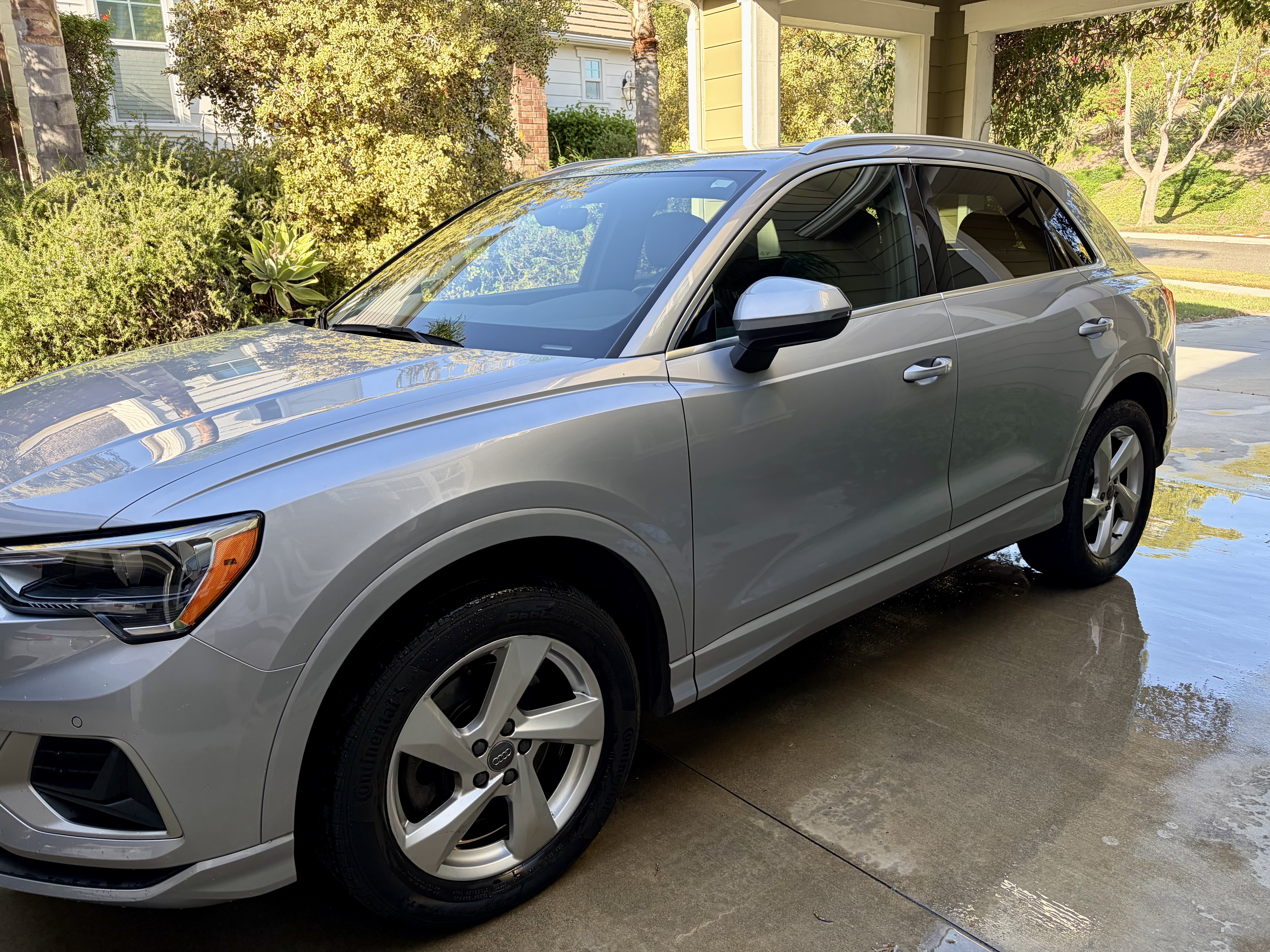 Used 2020 Audi Q3 2.0T Premium w/ Convenience Package AWD/4WD image 2