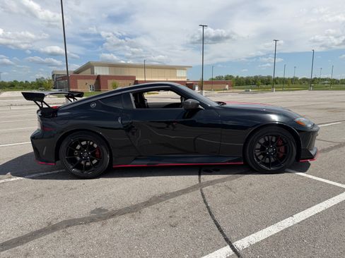 Used 2024 Nissan Z NISMO w/ Floor Mat Package RWD image 11