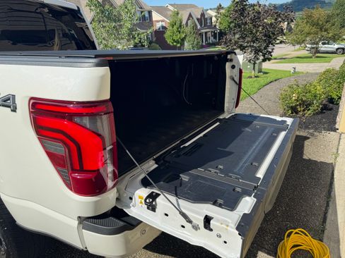 Used 2025 Ford F150 Platinum w/ Equipment Group 702A High AWD/4WD image 9