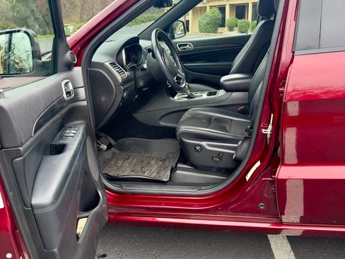 Used 2021 Jeep Grand Cherokee Laredo X image 9