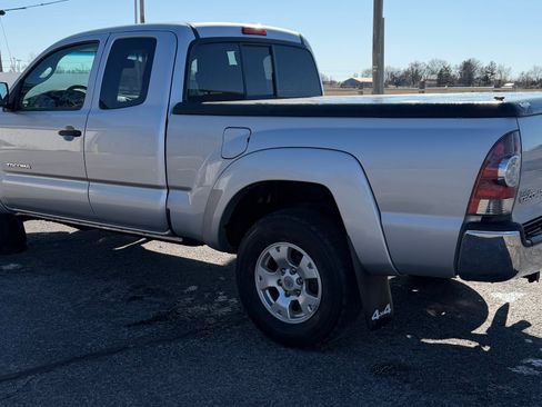 Used 2011 Toyota Tacoma 4x4 Access Cab V6 w/ SR5 Pkg #2 image 5