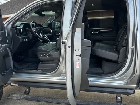 Used 2024 GMC Sierra 2500 Denali w/ Denali Reserve Package image 12