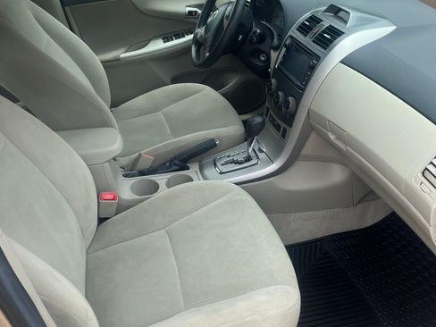 Used 2013 Toyota Corolla LE FWD image 11