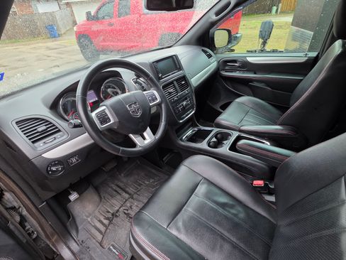 Used 2018 Dodge Grand Caravan GT image 9