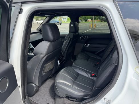 Used 2017 Land Rover Range Rover Sport HSE AWD/4WD image 9