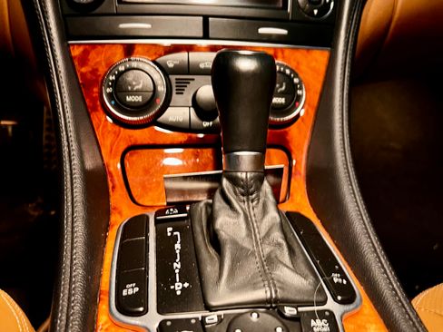 Used 2011 Mercedes-Benz SL 550 image 13