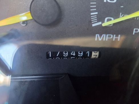 Used 1999 Chevrolet Tahoe 4WD 2-Door w/ Preferred Equipment Group image 10