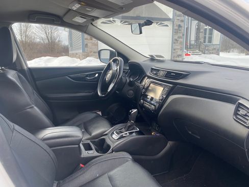 Used 2017 Nissan Rogue Sport SL image 9