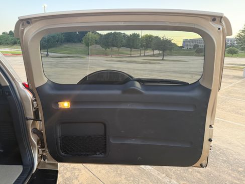 Used 2012 Toyota RAV4 FWD image 18