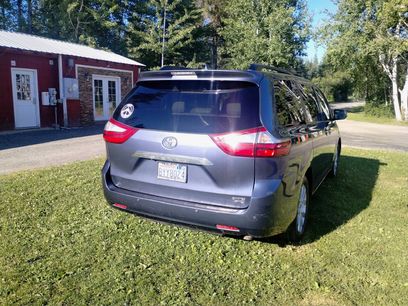 Used 2017 Toyota Sienna Limited Premium