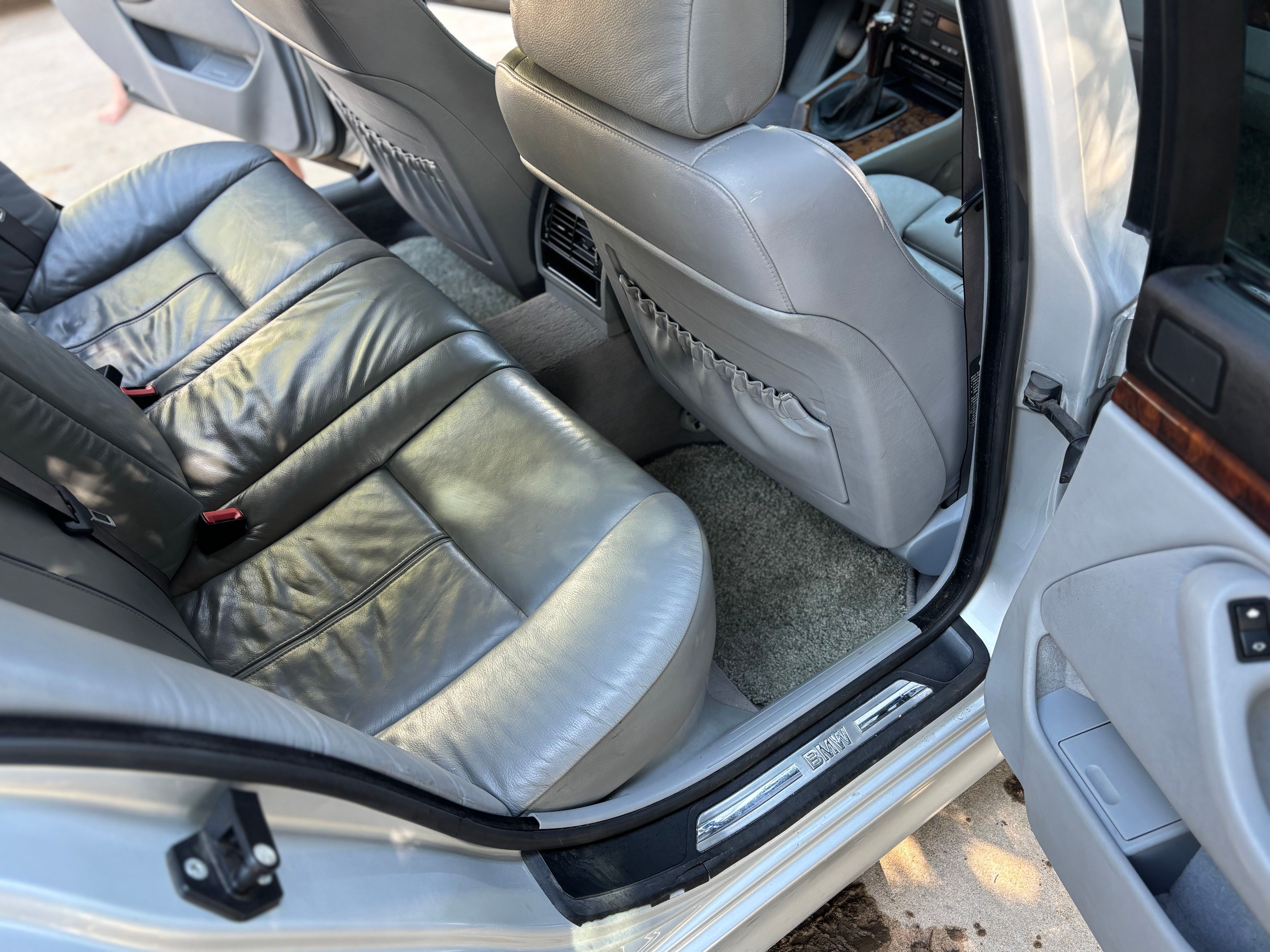 Used 2001 BMW 540i Sedan RWD image 11