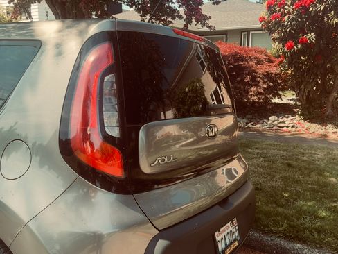 Used 2016 Kia Soul FWD image 6