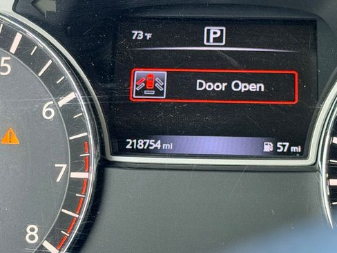 Used 2016 Nissan Pathfinder SV FWD image 11