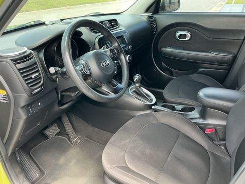 Used 2016 Kia Soul FWD image 6