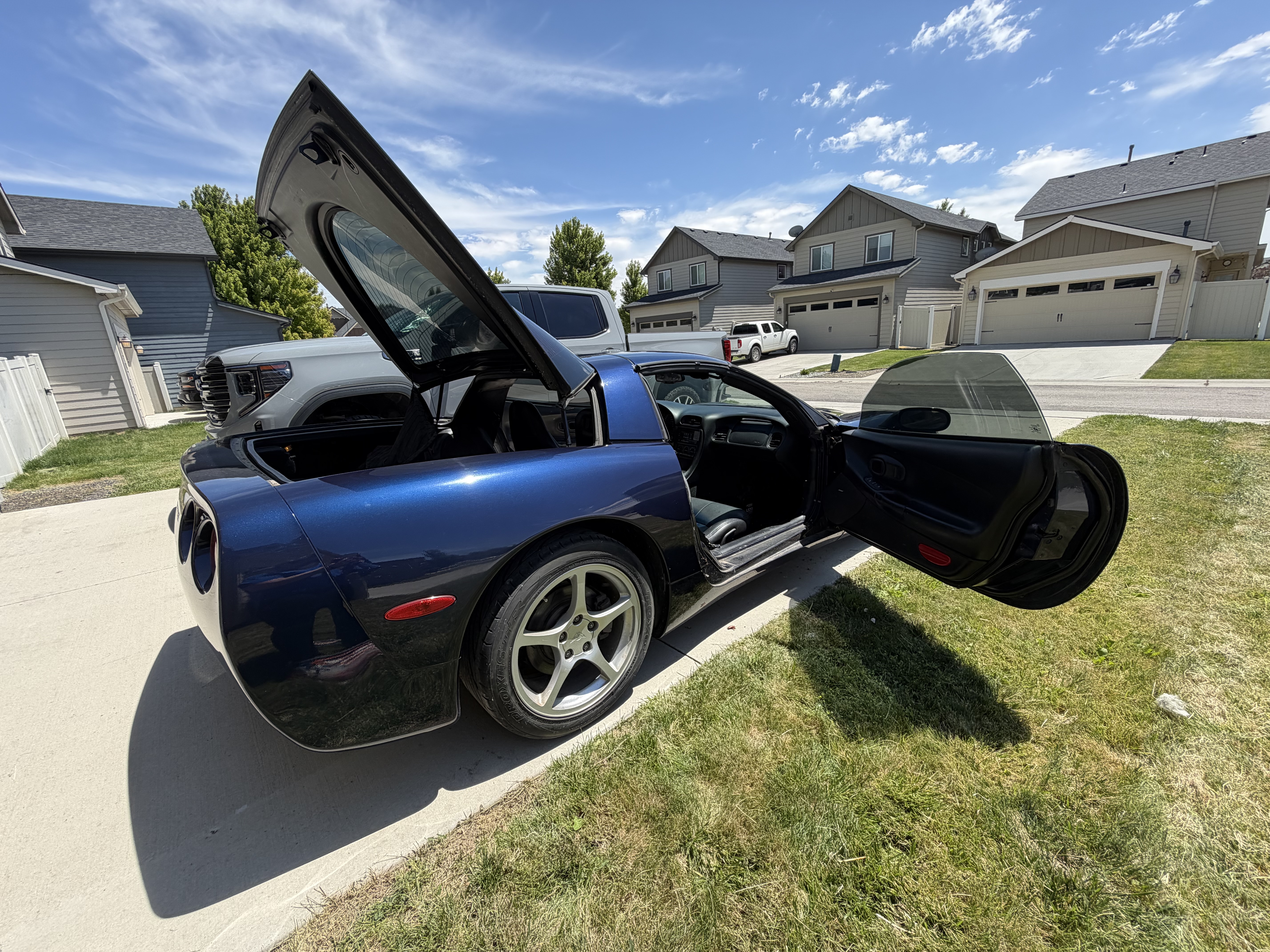 Used 2000 Chevrolet Corvette Coupe RWD image 20