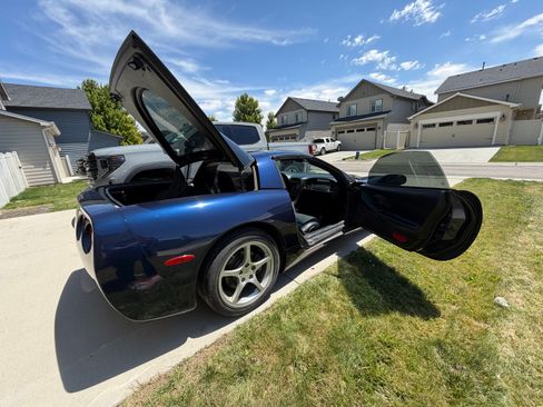 Used 2000 Chevrolet Corvette Coupe RWD image 20