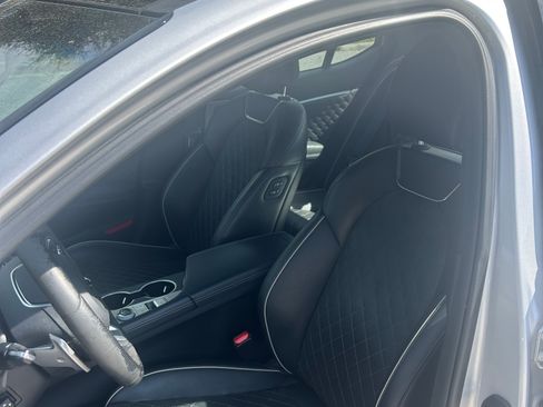 Used 2019 Genesis G70 3.3T Advanced w/ Sport Package image 9