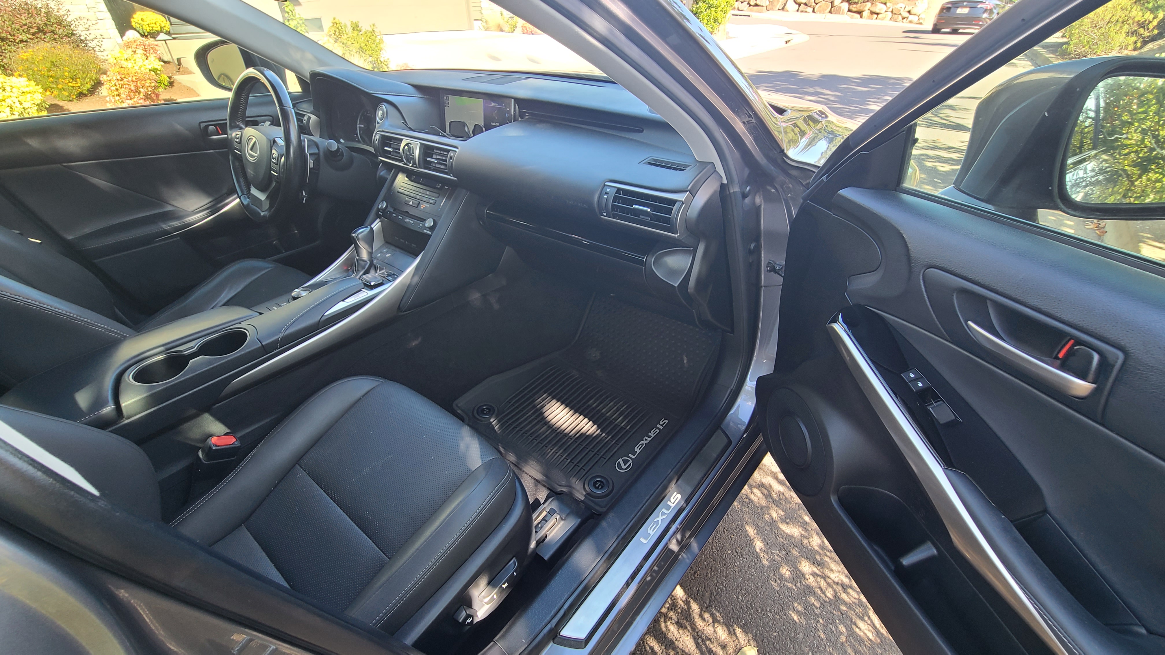 Used 2017 Lexus IS 300 AWD w/ Navigation System Package image 11
