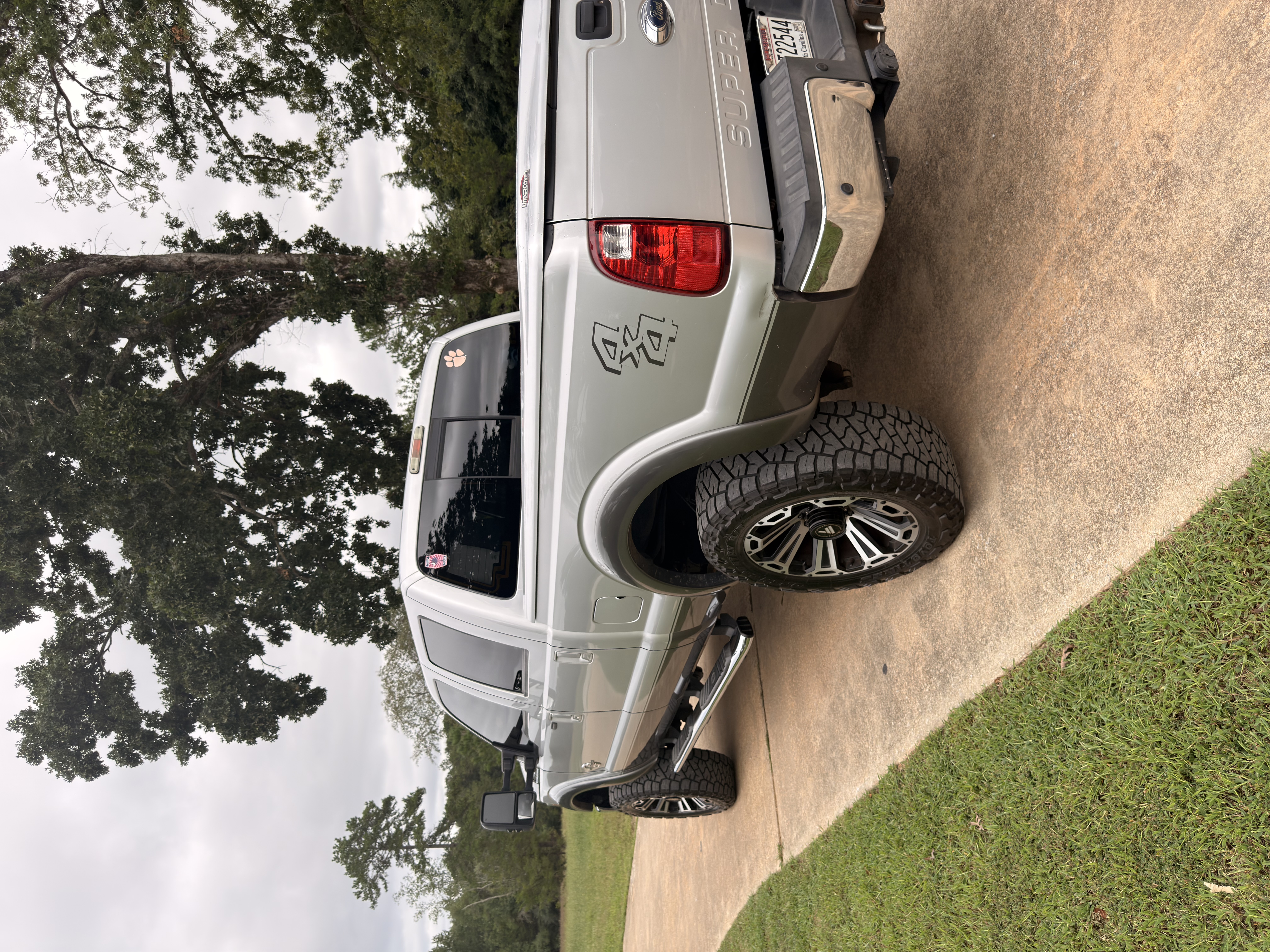 Used 2014 Ford F250 Lariat w/ Lariat Ultimate Package AWD/4WD image 8