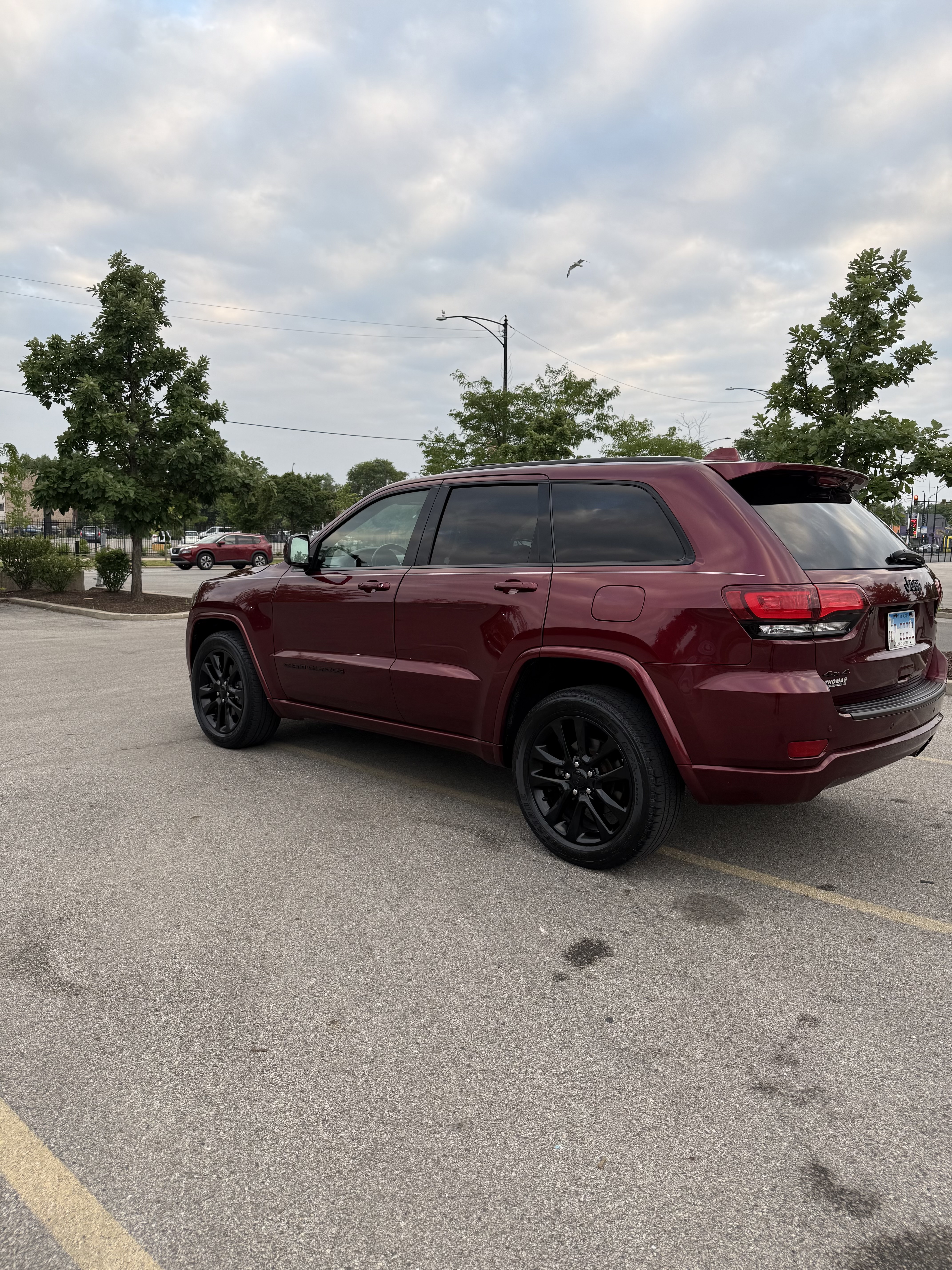 Used 2018 Jeep Grand Cherokee Altitude AWD/4WD image 2