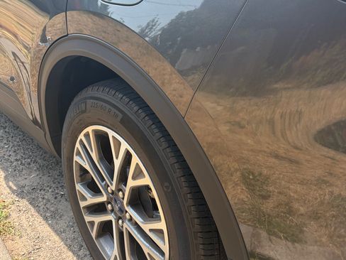 Used 2020 Ford Escape SEL FWD image 2