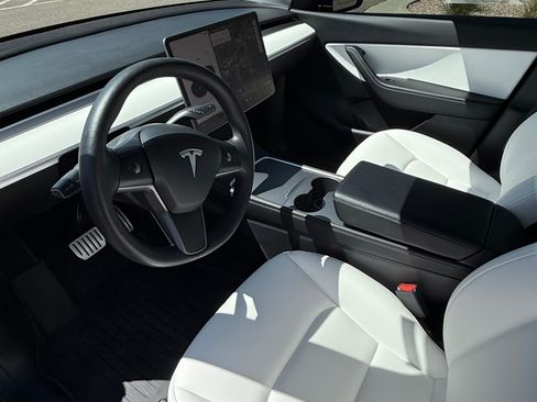 Used 2021 Tesla Model Y Performance image 10