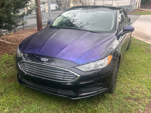 Used 2017 Ford Fusion SE FWD image 5