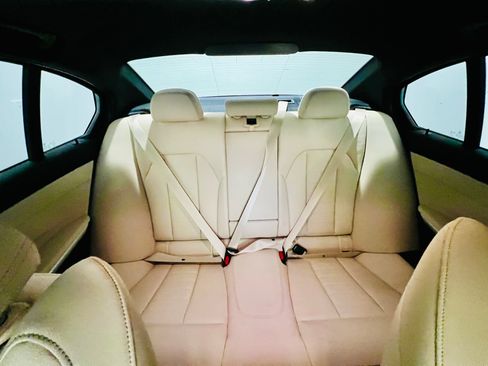 Used 2019 BMW 330i Sedan w/ Convenience Package RWD image 25