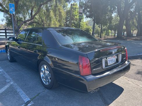 Used 2002 Cadillac De Ville DTS w/ Premium Equipment Pkg image 8