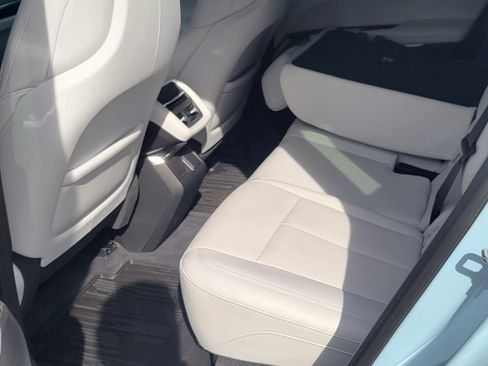 Used 2024 Cadillac Lyriq Luxury image 8