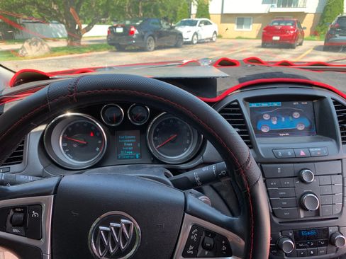 Used 2012 Buick Regal Leather image 16