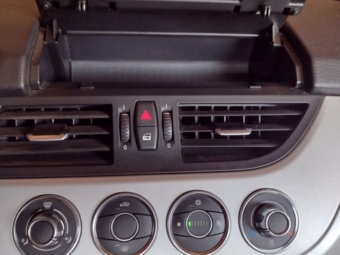 Used 2009 BMW Z4 sDrive30i image 24